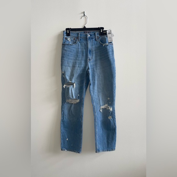 Abercrombie & Fitch Denim - NWT Abercrombie and Fitch Ultra High Rise Mom Jean